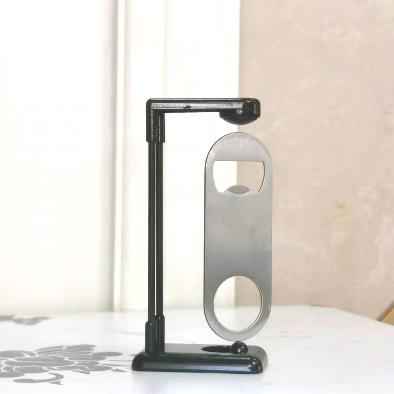 Apribottiglie a levitazione ma - Home Cooking Restaurant recensione e prezzo