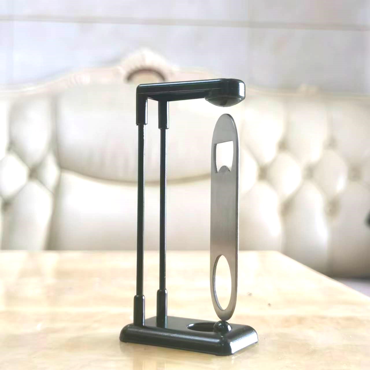 Apribottiglie a levitazione ma - Home Cooking Restaurant recensione e prezzo